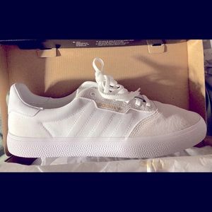 NEW IN BOX ADIDAS MENS SHOES